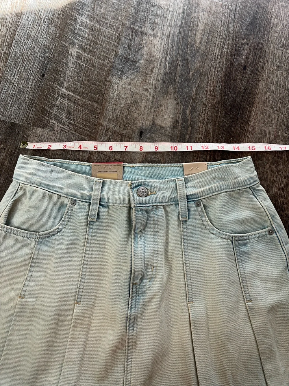 Levi's Mid-Rise Pleated Denim Mini Skirt- Size 28